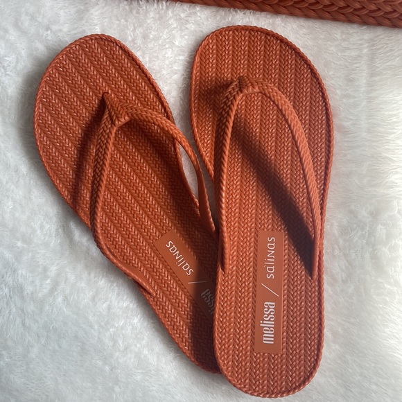 Melissa salinas flip flops - Picture 2 of 4
